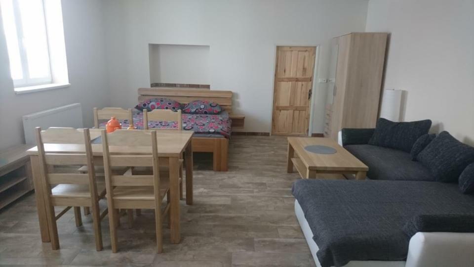Business Apartment *
